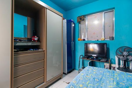 Casa à venda com 100m², 5 quartos e 2 vagas Casa à venda com 100m², 5 quartos e 2 vagasQuarto 2