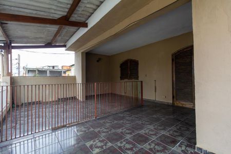 Casa à venda com 100m², 5 quartos e 2 vagas Casa à venda com 100m², 5 quartos e 2 vagasVaranda