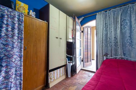 Casa à venda com 100m², 5 quartos e 2 vagas Casa à venda com 100m², 5 quartos e 2 vagasQuarto 4