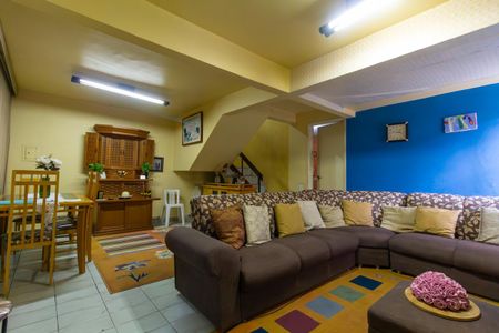 Fachada de casa à venda com 5 quartos, 100m² em Cangaiba, São Paulo