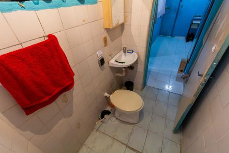 Casa à venda com 100m², 5 quartos e 2 vagas Casa à venda com 100m², 5 quartos e 2 vagasBanheiro 2