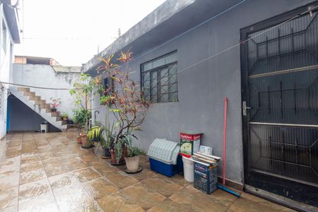 Casa à venda com 100m², 5 quartos e 2 vagas Casa à venda com 100m², 5 quartos e 2 vagasQuintal