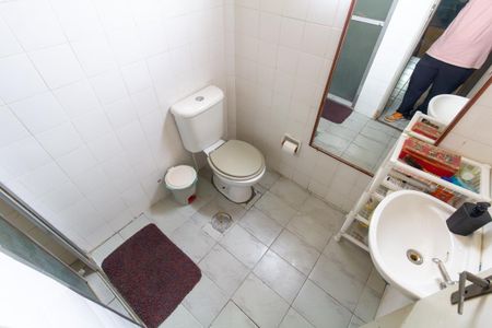 Casa à venda com 100m², 5 quartos e 2 vagas Casa à venda com 100m², 5 quartos e 2 vagasBanheiro 1