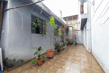 Casa à venda com 100m², 5 quartos e 2 vagas Casa à venda com 100m², 5 quartos e 2 vagasQuintal