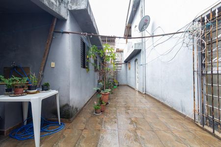Casa à venda com 100m², 5 quartos e 2 vagas Casa à venda com 100m², 5 quartos e 2 vagasQuintal