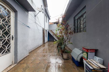 Casa à venda com 100m², 5 quartos e 2 vagas Casa à venda com 100m², 5 quartos e 2 vagasQuintal