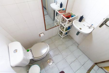 Casa à venda com 100m², 5 quartos e 2 vagas Casa à venda com 100m², 5 quartos e 2 vagasBanheiro 1