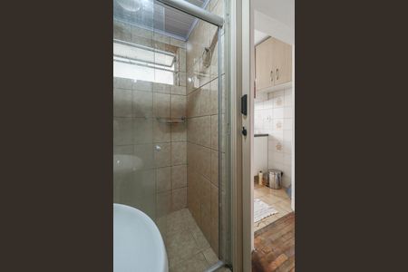 Banheiro de apartamento para alugar com 1 quarto, 50m² em Jardim Dona Leopoldina, Porto Alegre