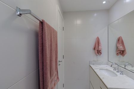 Apartamento para alugar com 69m², 2 quartos e 1 vaga Apartamento para alugar com 69m², 2 quartos e 1 vagaBanheiro da Suíte
