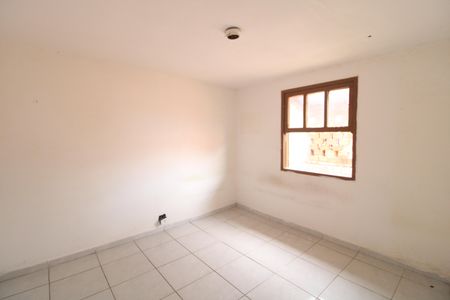 Quarto de casa para alugar com 1 quarto, 40m² em Jardim Guarapiranga, São Paulo