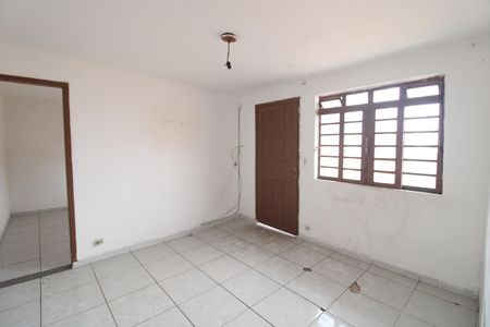 Sala de casa para alugar com 1 quarto, 40m² em Jardim Guarapiranga, São Paulo