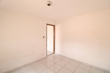 Quarto de casa para alugar com 1 quarto, 40m² em Jardim Guarapiranga, São Paulo