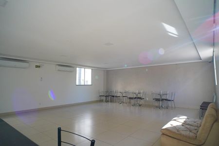 Apartamento à venda com 48m², 2 quartos e 1 vaga Apartamento à venda com 48m², 2 quartos e 1 vagaÁrea Comum - Salão de Festas