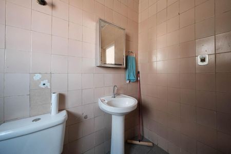 Casa para alugar com 50m², 3 quartos e sem vagaBanheiro