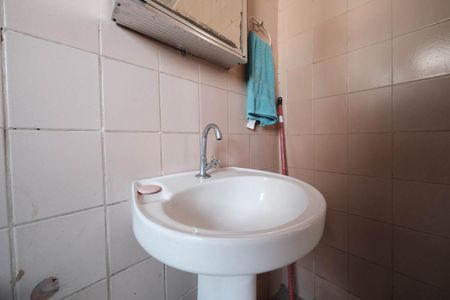 Casa para alugar com 50m², 3 quartos e sem vagaBanheiro