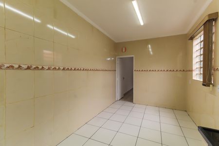 Casa para alugar com 131m², 2 quartos e 2 vagasCozinha