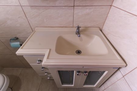 Casa para alugar com 131m², 2 quartos e 2 vagasBanheiro 1