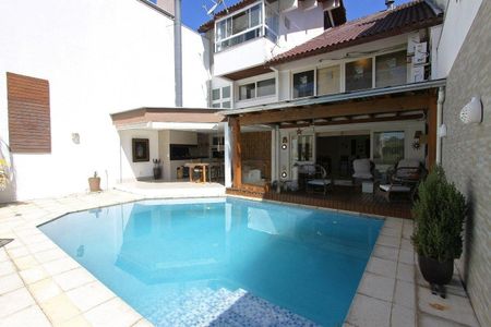 Casa à venda com 510m², 4 quartos e 3 vagasÁrea Externa 