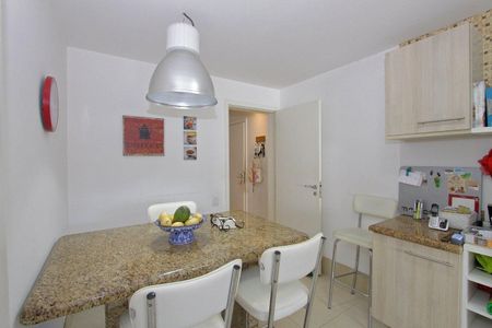 Casa à venda com 510m², 4 quartos e 3 vagasCozinha 