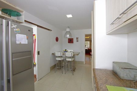 Cozinha  de casa para alugar com 4 quartos, 510m² em Boa Vista, Porto Alegre