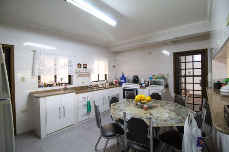 Casa à venda com 600m², 5 quartos e 6 vagas Casa à venda com 600m², 5 quartos e 6 vagasCozinha