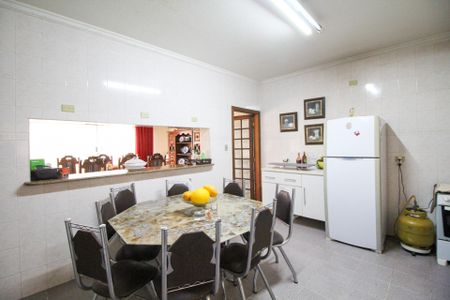 Casa à venda com 600m², 5 quartos e 6 vagas Casa à venda com 600m², 5 quartos e 6 vagasCozinha