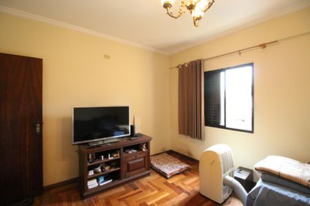 Casa à venda com 600m², 5 quartos e 6 vagas Casa à venda com 600m², 5 quartos e 6 vagasQuarto 3