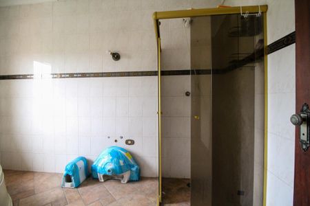 Casa à venda com 600m², 5 quartos e 6 vagas Casa à venda com 600m², 5 quartos e 6 vagasBanheiro da Suite 1