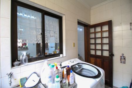 Casa à venda com 600m², 5 quartos e 6 vagas Casa à venda com 600m², 5 quartos e 6 vagasÁrea de Serviço