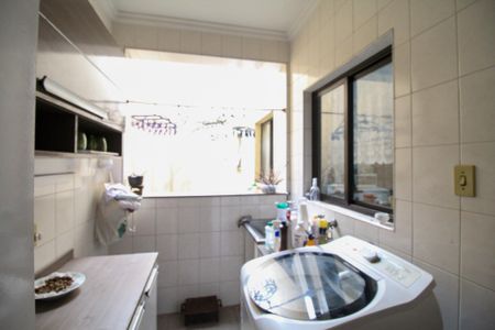 Casa à venda com 600m², 5 quartos e 6 vagas Casa à venda com 600m², 5 quartos e 6 vagasÁrea de Serviço