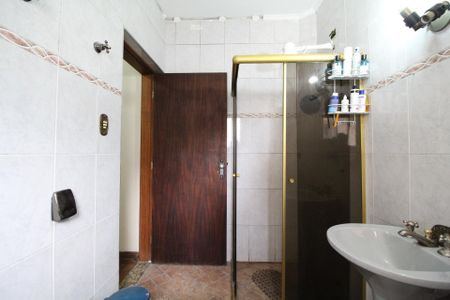 Casa à venda com 600m², 5 quartos e 6 vagas Casa à venda com 600m², 5 quartos e 6 vagasBanheiro da Suíte 2