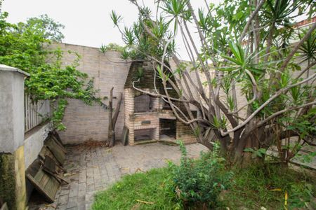 Casa à venda com 600m², 5 quartos e 6 vagas Casa à venda com 600m², 5 quartos e 6 vagasJardim e Churrasqueira