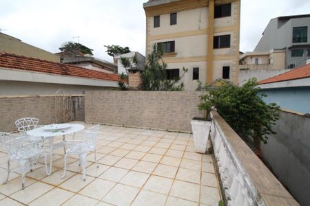 Casa à venda com 600m², 5 quartos e 6 vagas Casa à venda com 600m², 5 quartos e 6 vagasTerraço