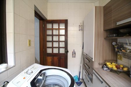 Casa à venda com 600m², 5 quartos e 6 vagas Casa à venda com 600m², 5 quartos e 6 vagasÁrea de Serviço