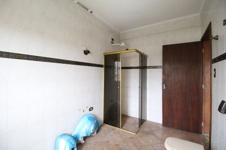 Casa à venda com 600m², 5 quartos e 6 vagas Casa à venda com 600m², 5 quartos e 6 vagasBanheiro da Suite 1