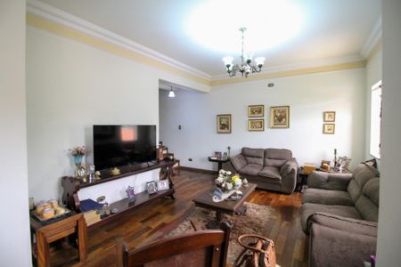 Casa à venda com 600m², 5 quartos e 6 vagas Casa à venda com 600m², 5 quartos e 6 vagasSala