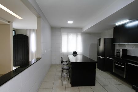 Casa à venda com 380m², 4 quartos e 4 vagasCozinha