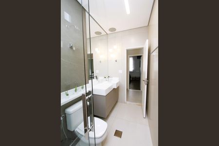 Casa à venda com 380m², 4 quartos e 4 vagasBanheiro Social