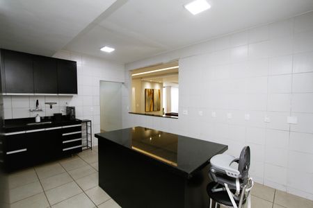 Casa à venda com 380m², 4 quartos e 4 vagasCozinha