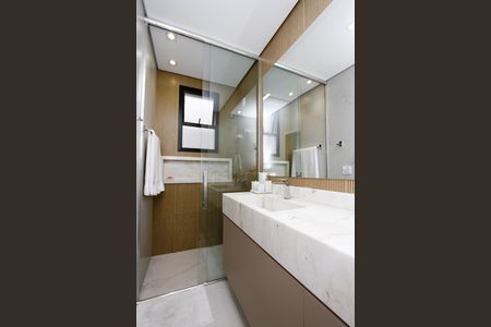 Casa à venda com 380m², 4 quartos e 4 vagasBanheiro da Suíte 3