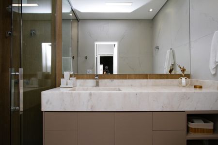 Casa à venda com 380m², 4 quartos e 4 vagasBanheiro da Suíte 3