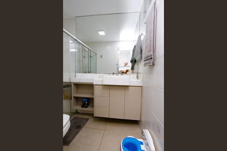 Casa à venda com 380m², 4 quartos e 4 vagasBanheiro da Suíte 4