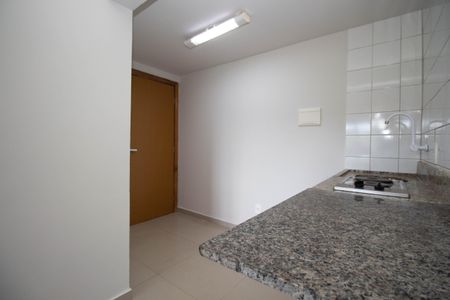 Cozinha  de kitnet/studio para alugar com 1 quarto, 28m² em Cln 208, Brasília