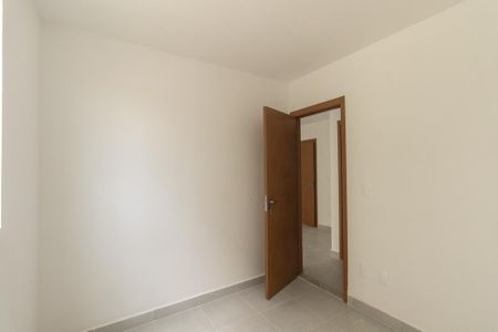 Quarto 1 de apartamento para alugar com 2 quartos, 47m² em Cidade Industrial de Curitiba, Curitiba