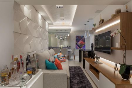 Foto 02 de apartamento à venda com 2 quartos, 74m² em Aclimação, São Paulo