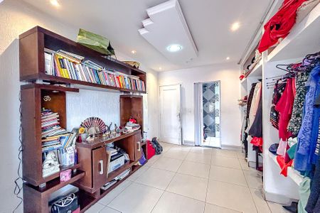 Casa à venda com 240m², 3 quartos e 1 vagaCloset da suíte 2