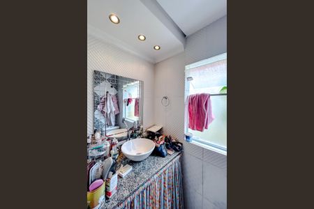 Casa à venda com 240m², 3 quartos e 1 vagaBanheiro da Suíte 2