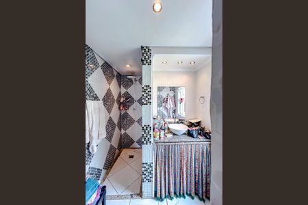 Casa à venda com 240m², 3 quartos e 1 vagaBanheiro da Suíte 2