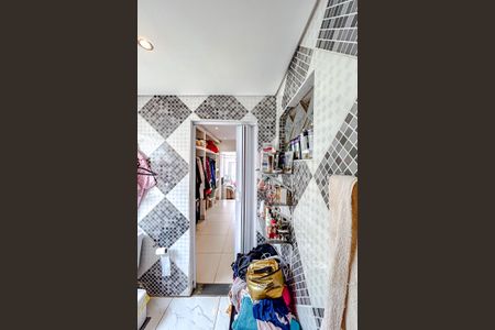 Casa à venda com 240m², 3 quartos e 1 vagaBanheiro da Suíte 2