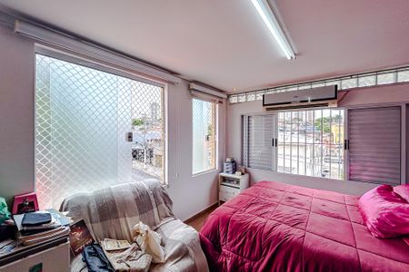 Casa à venda com 240m², 3 quartos e 1 vagaSuíte 2